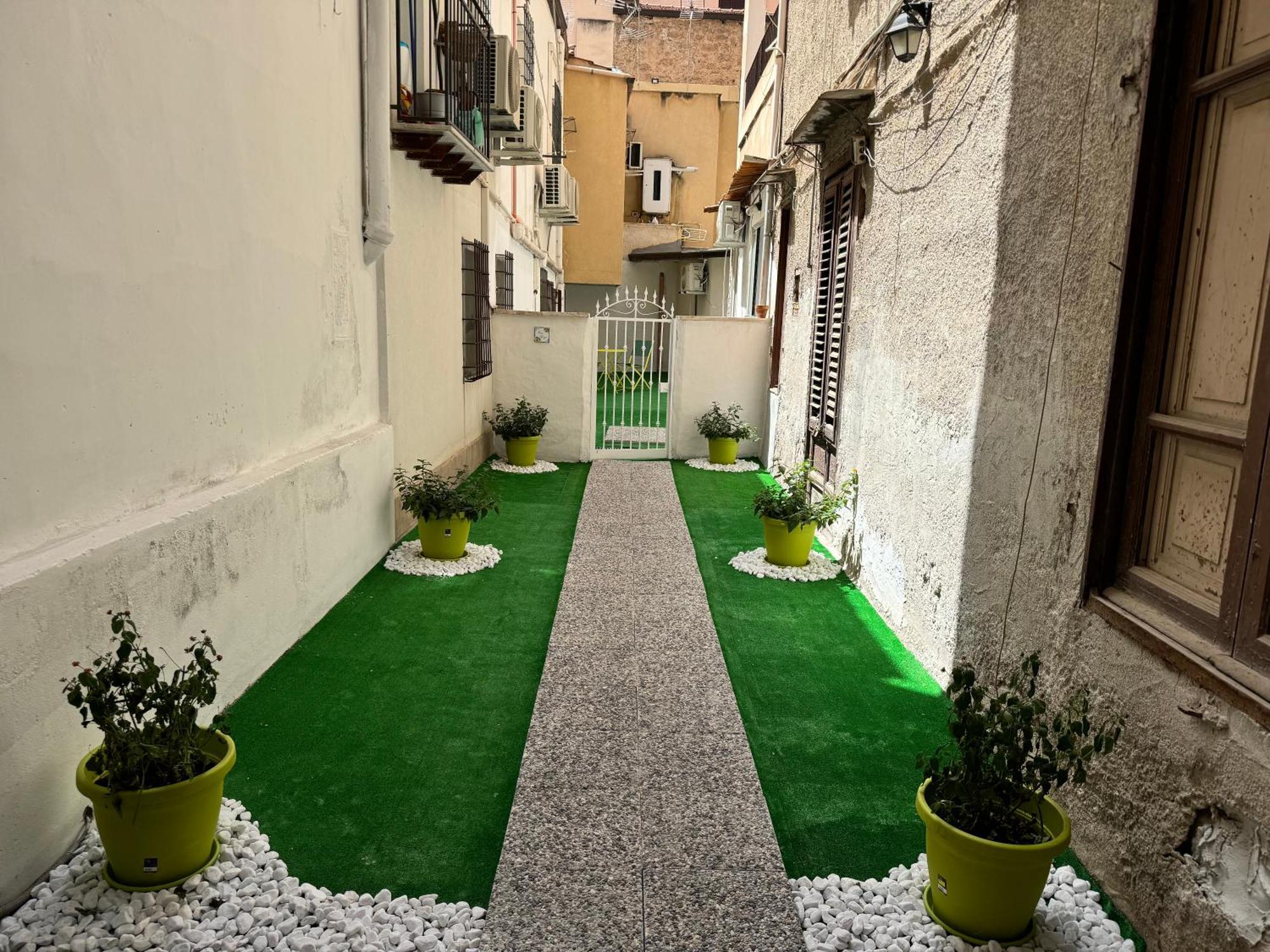 Ballar'Home - Casa Sbriju' Palermo Esterno foto